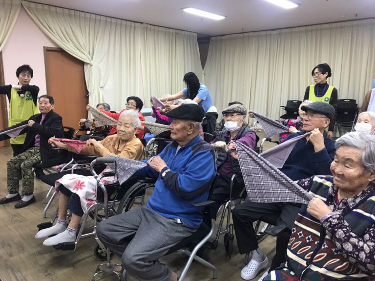 &hearts;4월 9일 웃음치료 프로그램&hearts;