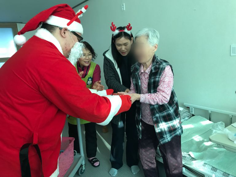 충청남도립요양원에 산타가!